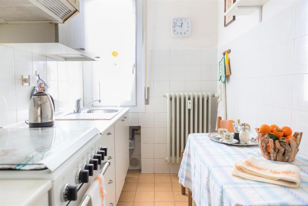 Ferienwohnung A Pochi Passi Dal Centro E Dall'Ospedale Di Parma Exterior foto