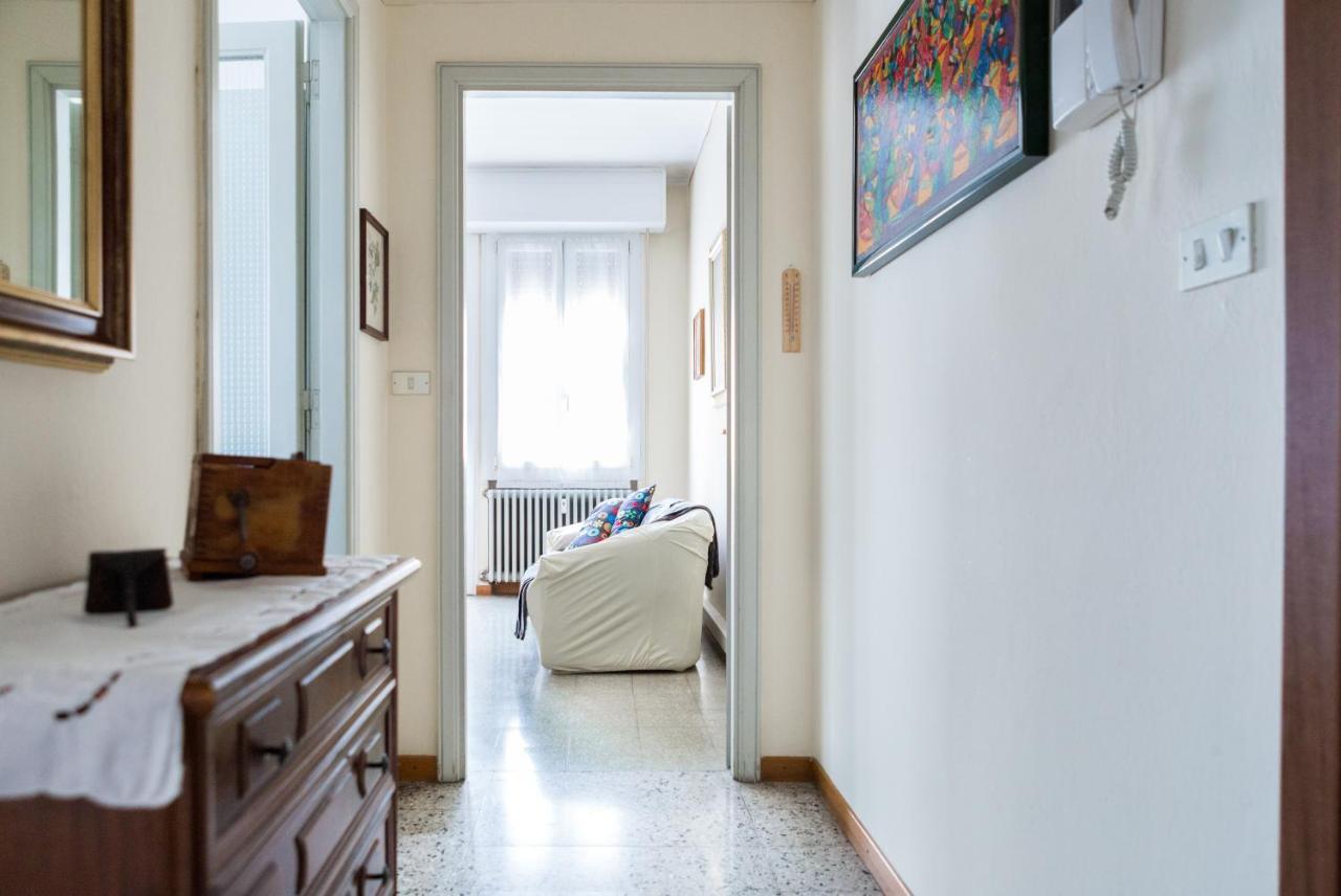 Ferienwohnung A Pochi Passi Dal Centro E Dall'Ospedale Di Parma Exterior foto