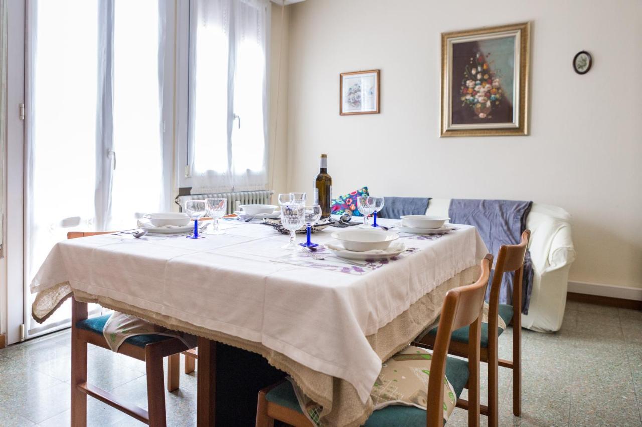 Ferienwohnung A Pochi Passi Dal Centro E Dall'Ospedale Di Parma Exterior foto
