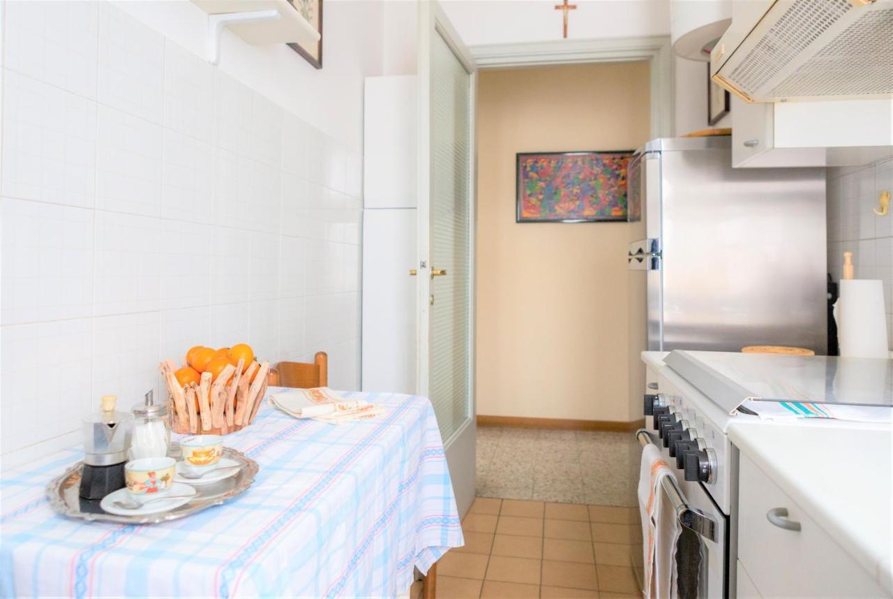Ferienwohnung A Pochi Passi Dal Centro E Dall'Ospedale Di Parma Exterior foto