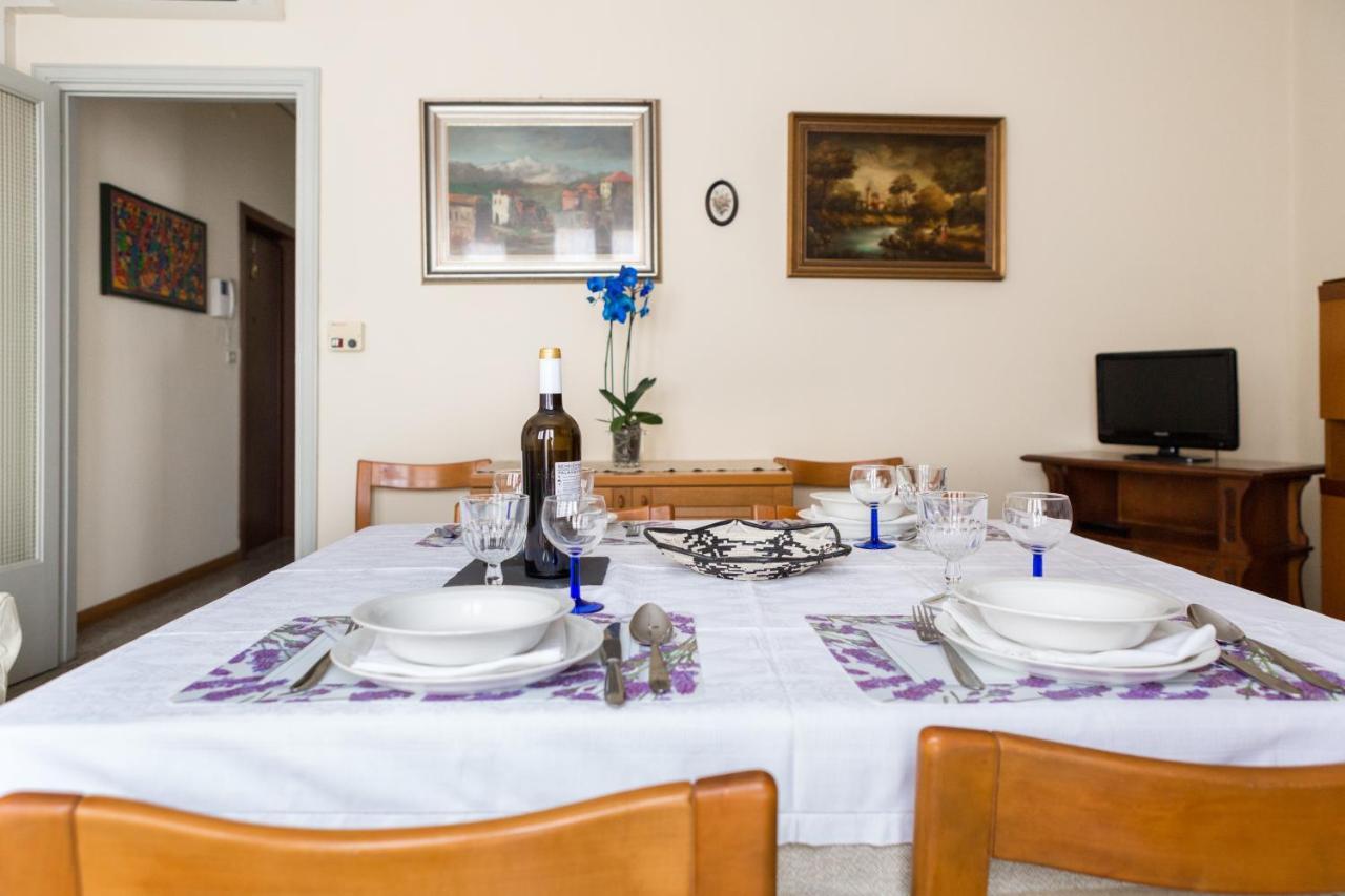 Ferienwohnung A Pochi Passi Dal Centro E Dall'Ospedale Di Parma Exterior foto